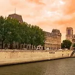 Passy Eiffel 3*