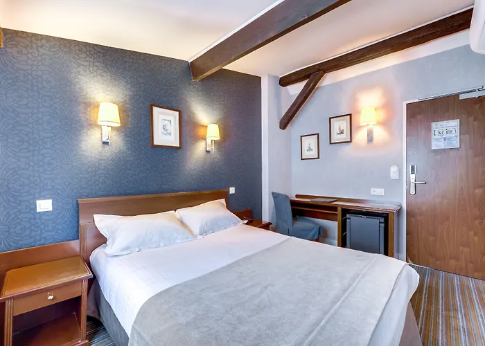 帕西埃菲尔酒店