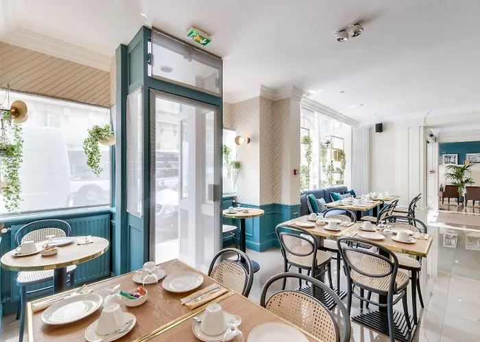 帕西埃菲尔酒店 酒店