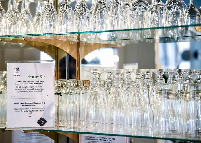 帕西埃菲尔酒店