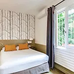 Passy Eiffel Hotel 3*