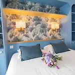 Passy Eiffel Hotel 3*