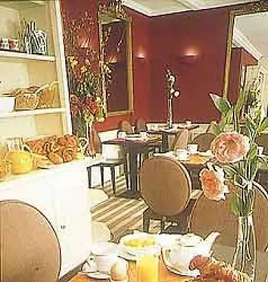 Passy Eiffel Hotel 3*