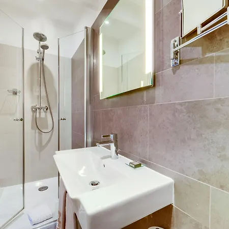 Passy Eiffel 3* Paryż