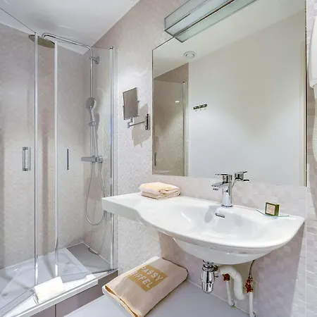 Hotel Passy Eiffel 3*