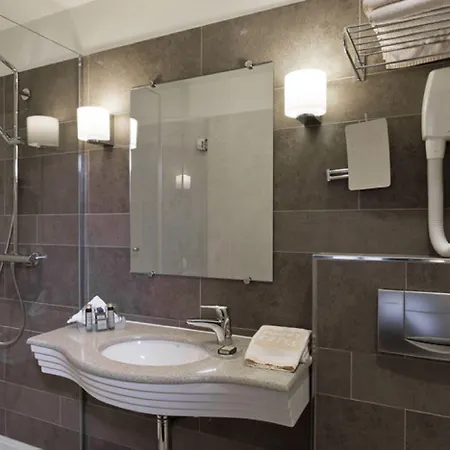 Passy Eiffel 3* Paryż