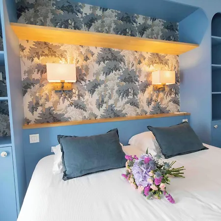 Passy Eiffel Hotel 3*