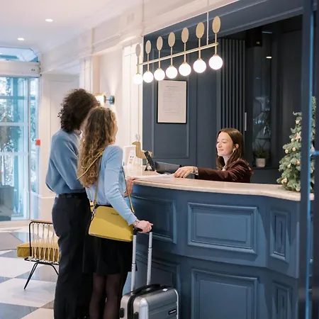 Passy Eiffel Hotel 3*