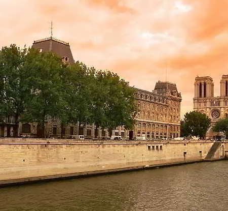 Passy Eiffel 3*