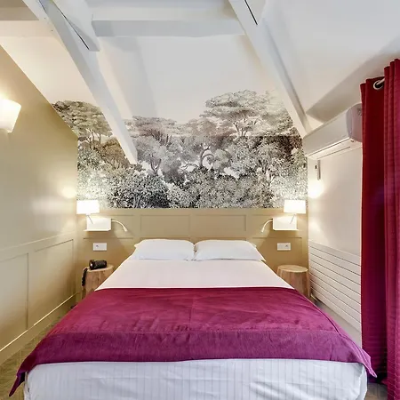 Passy Eiffel Hotel 3*