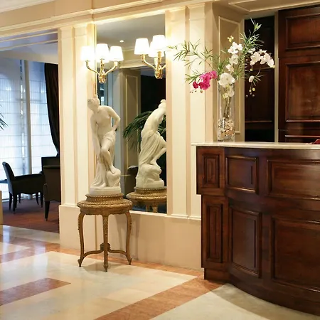 Passy Eiffel Hotel 3*