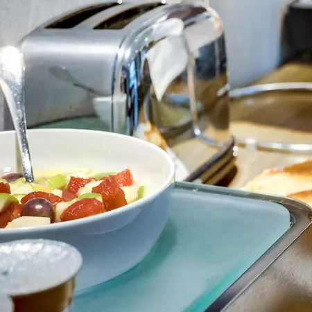 Passy Eiffel Hotel 3*