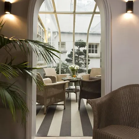 Passy Eiffel Hotel 3*