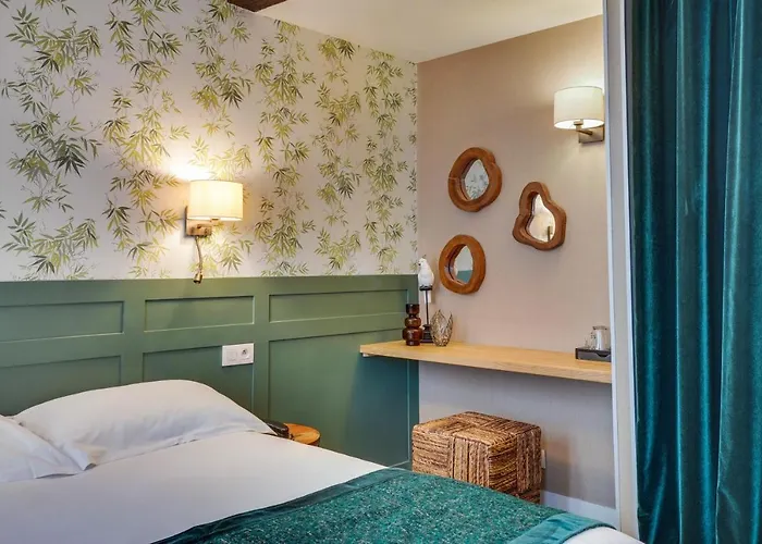 Hotel Passy Eiffel 3*