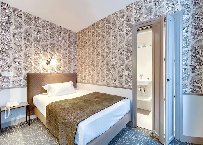 Passy Eiffel Hotel
