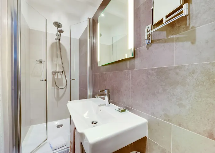 Passy Eiffel 3* Paris