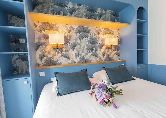 Passy Eiffel Hotel 3*