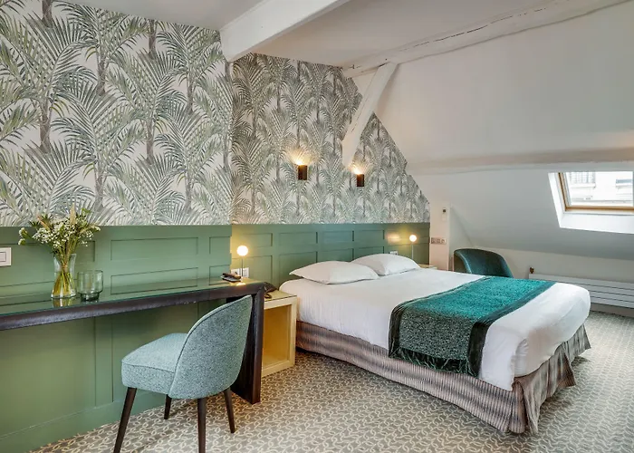 Hotel Passy Eiffel 3*