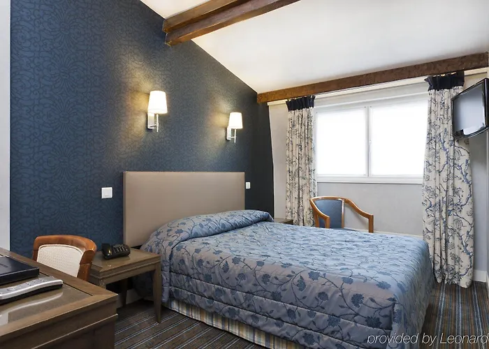 Passy Eiffel Hotel 3*