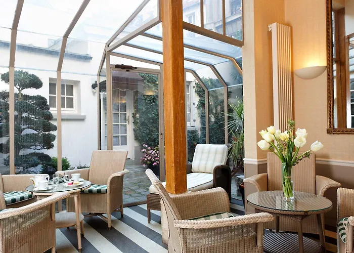 Hotell Passy Eiffel 3*