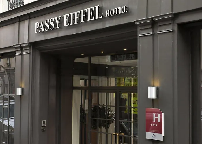Passy Eiffel 3*