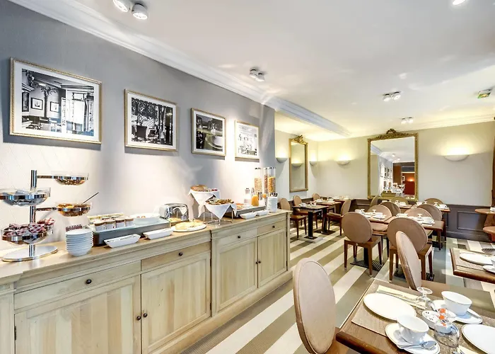 Passy Eiffel Otel 3*