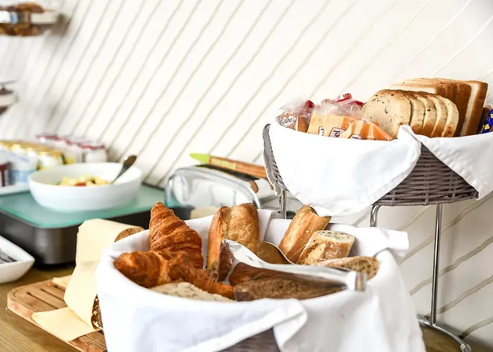 Hotel Passy Eiffel 3*